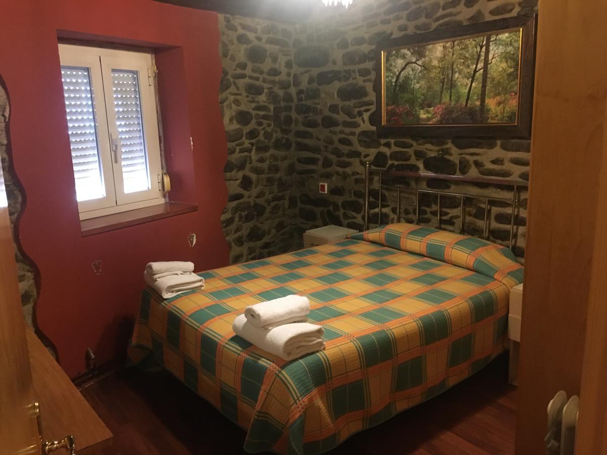 Apartamentos Turisticos Sol Y Nieve Jaca Kültér fotó